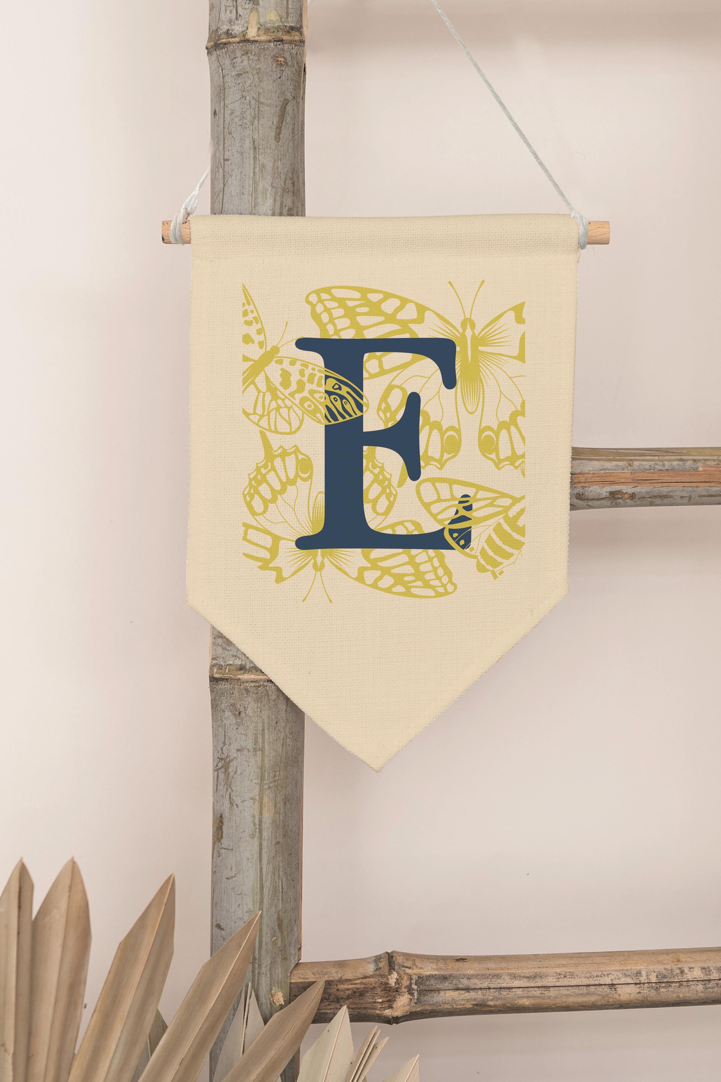 Çocuk Odası Dekor, Duvar Süsü, Ahşap Bebek Odası Dekor, Canvas Flama, Lacivert ve Sarı Çiçek Desenli E Harfi