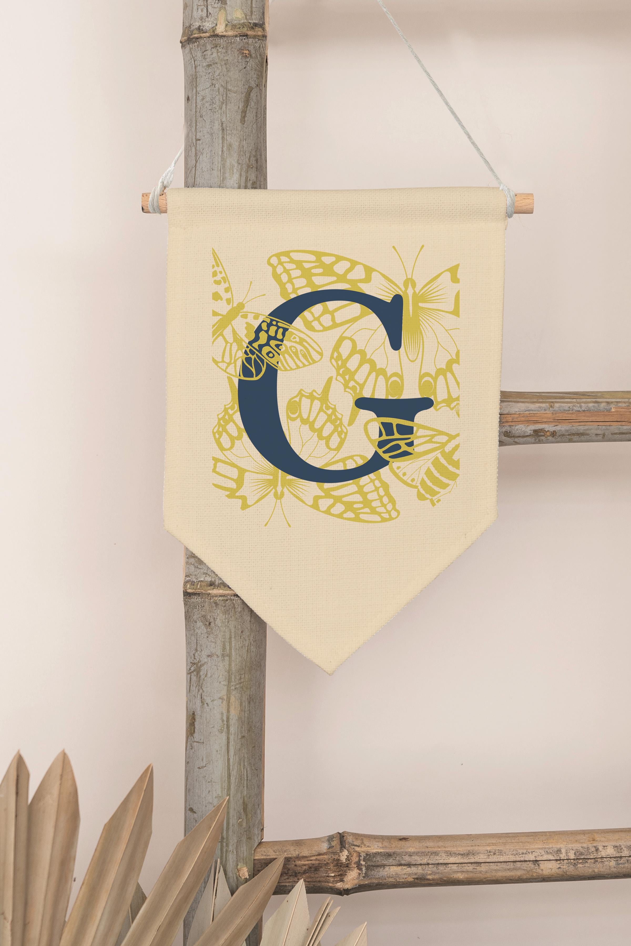 Çocuk Odası Dekor, Duvar Süsü, Ahşap Bebek Odası Dekor, Canvas Flama, Lacivert ve Sarı Çiçek Desenli G Harfi