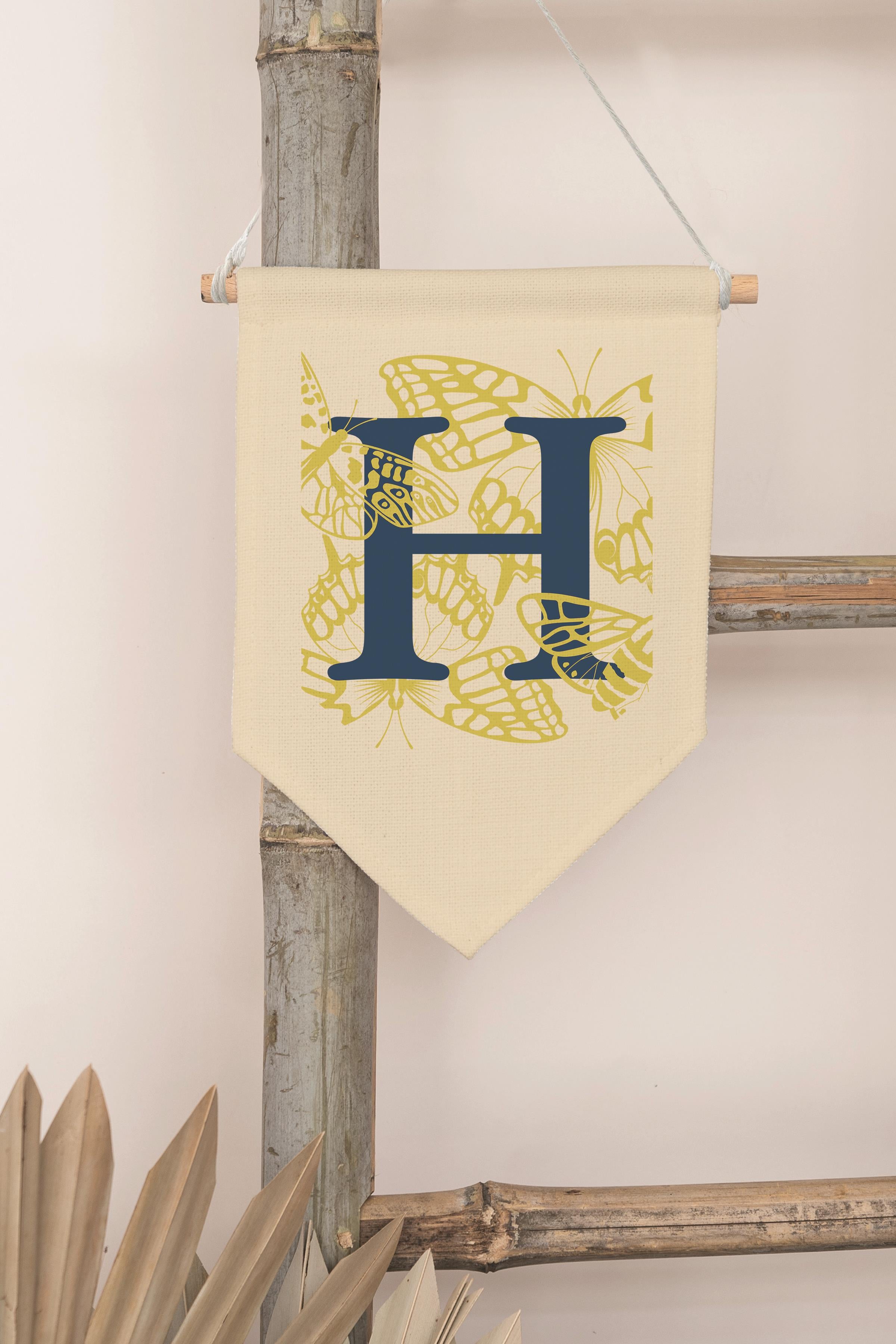 Çocuk Odası Dekor, Duvar Süsü, Ahşap Bebek Odası Dekor, Canvas Flama, Lacivert ve Sarı Çiçek Desenli H Harfi