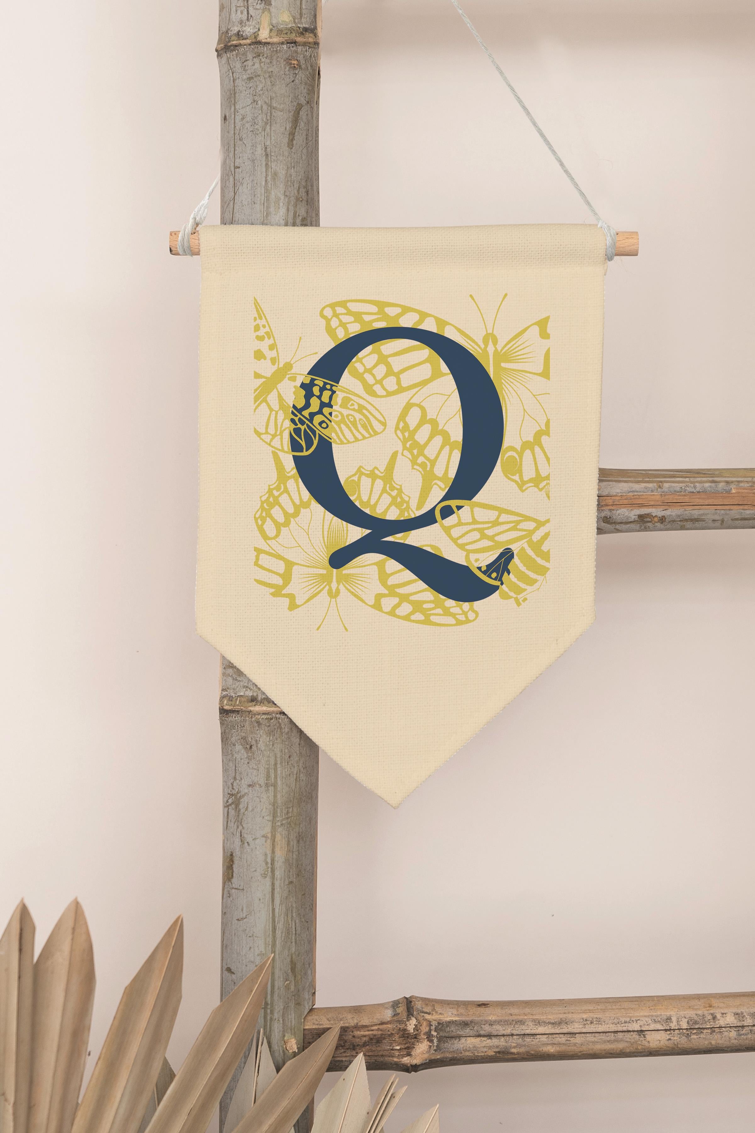 Çocuk Odası Dekor, Duvar Süsü, Ahşap Bebek Odası Dekor, Canvas Flama, Lacivert ve Sarı Çiçek Desenli Q Harfi