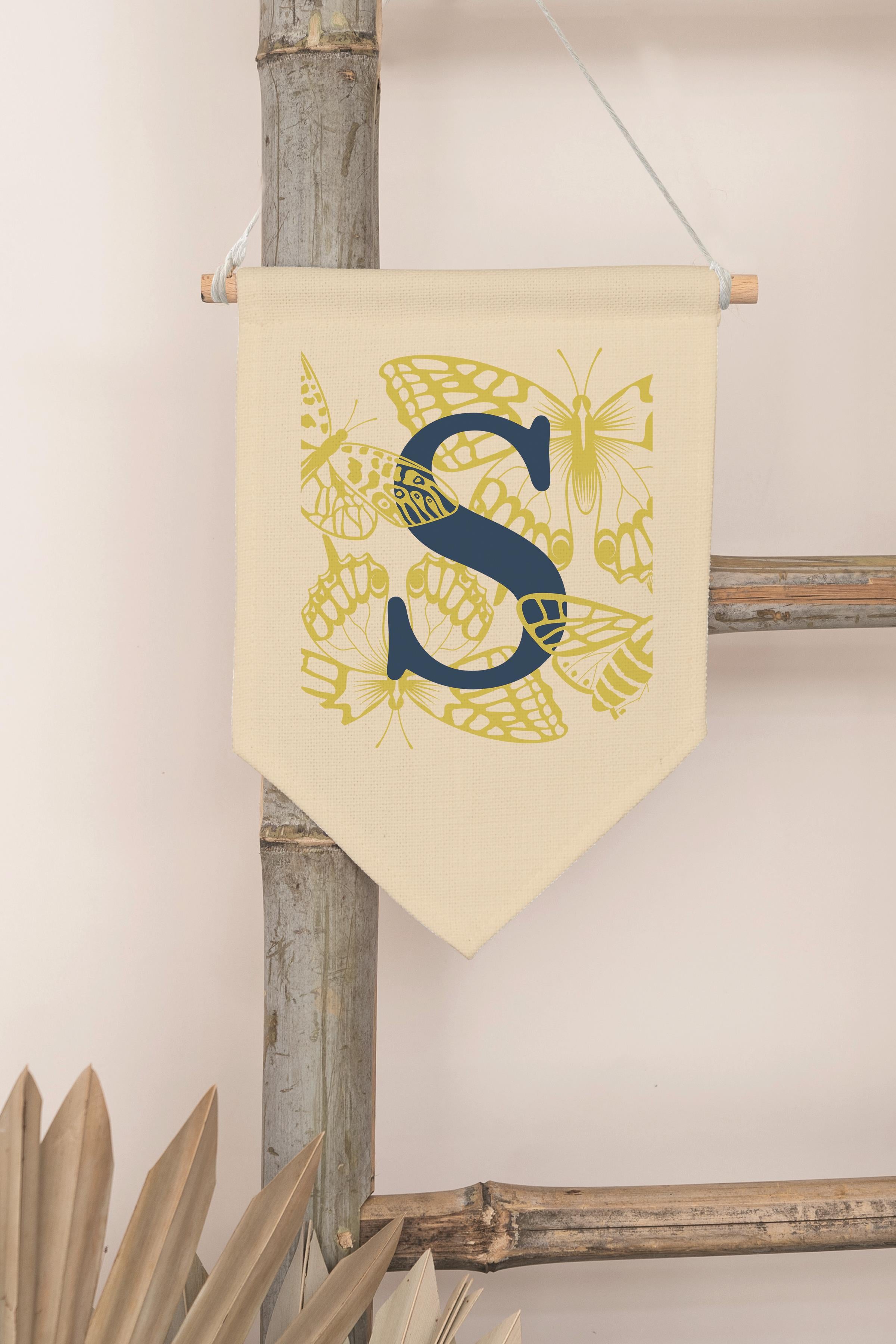 Çocuk Odası Dekor, Duvar Süsü, Ahşap Bebek Odası Dekor, Canvas Flama, Lacivert ve Sarı Çiçek Desenli S Harfi
