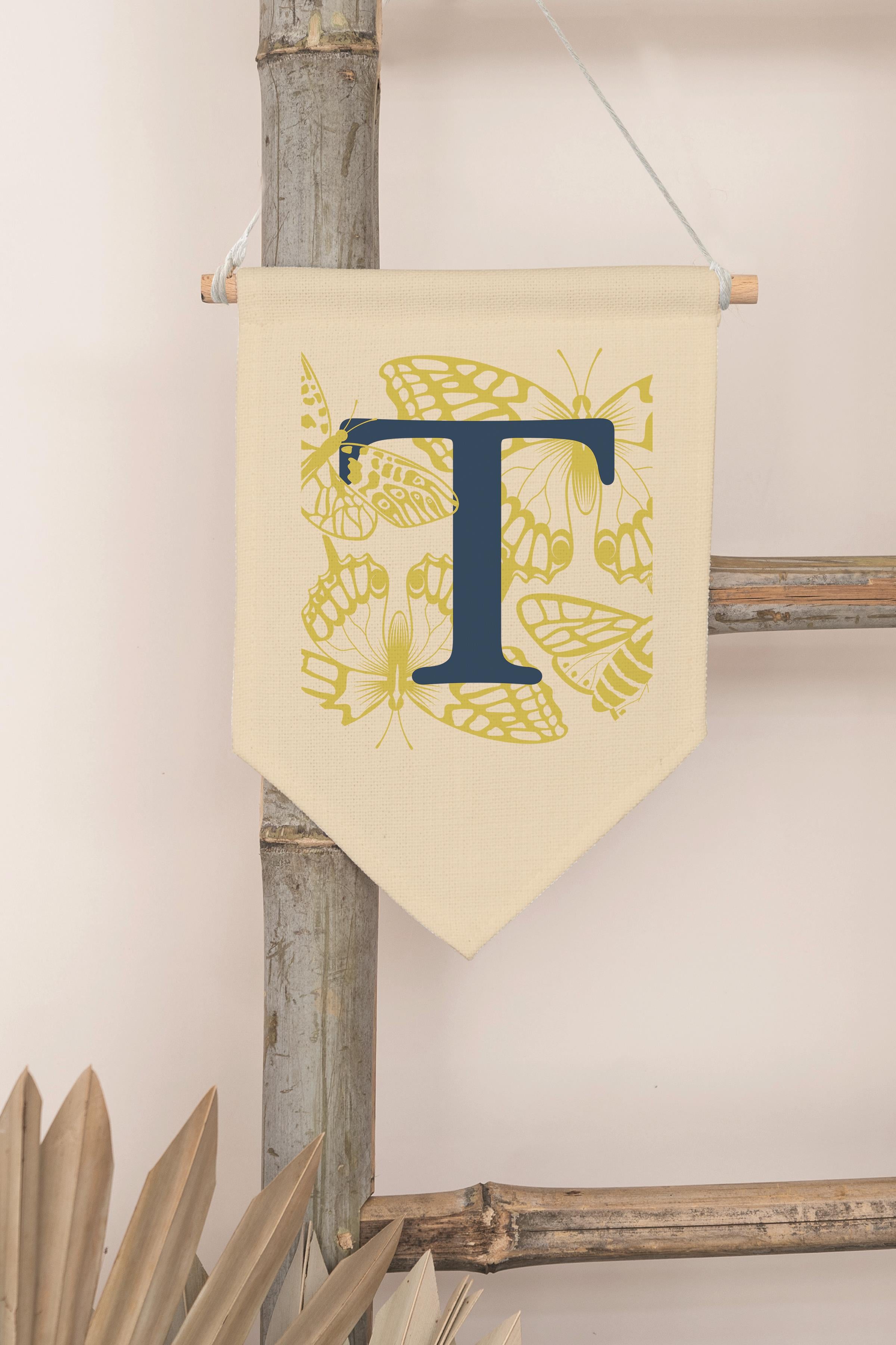 Çocuk Odası Dekor, Duvar Süsü, Ahşap Bebek Odası Dekor, Canvas Flama, Lacivert ve Sarı Çiçek Desenli T Harfi