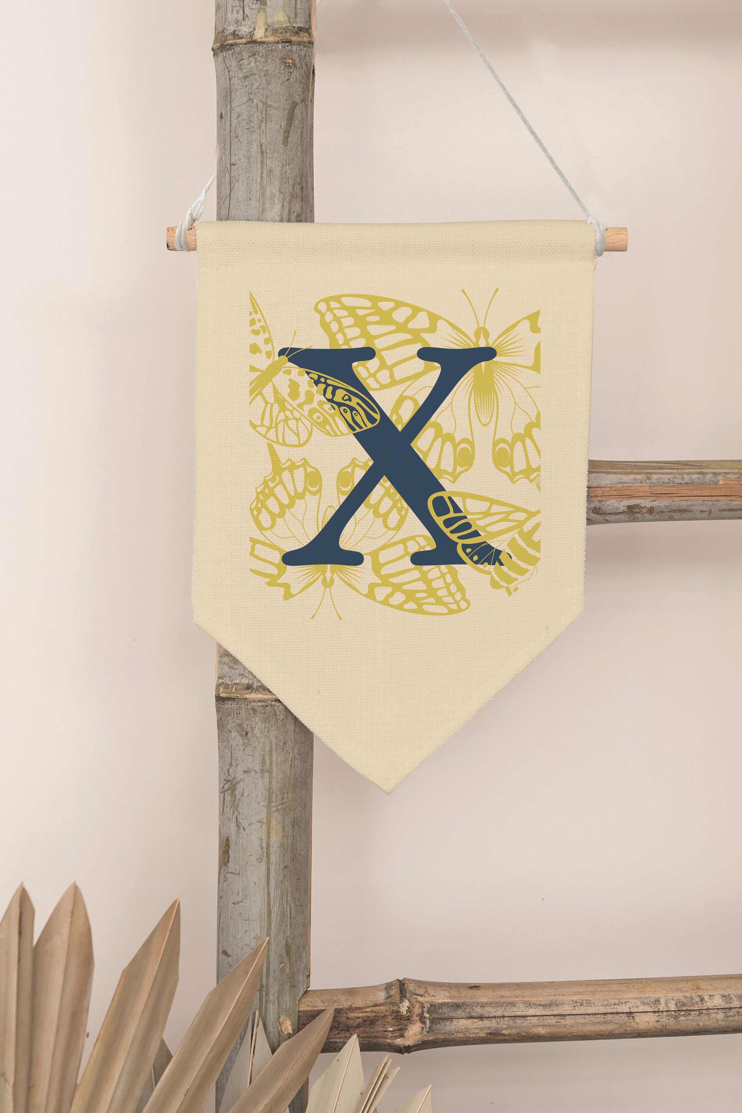 Çocuk Odası Dekor, Duvar Süsü, Ahşap Bebek Odası Dekor, Canvas Flama, Lacivert ve Sarı Çiçek Desenli X Harfi
