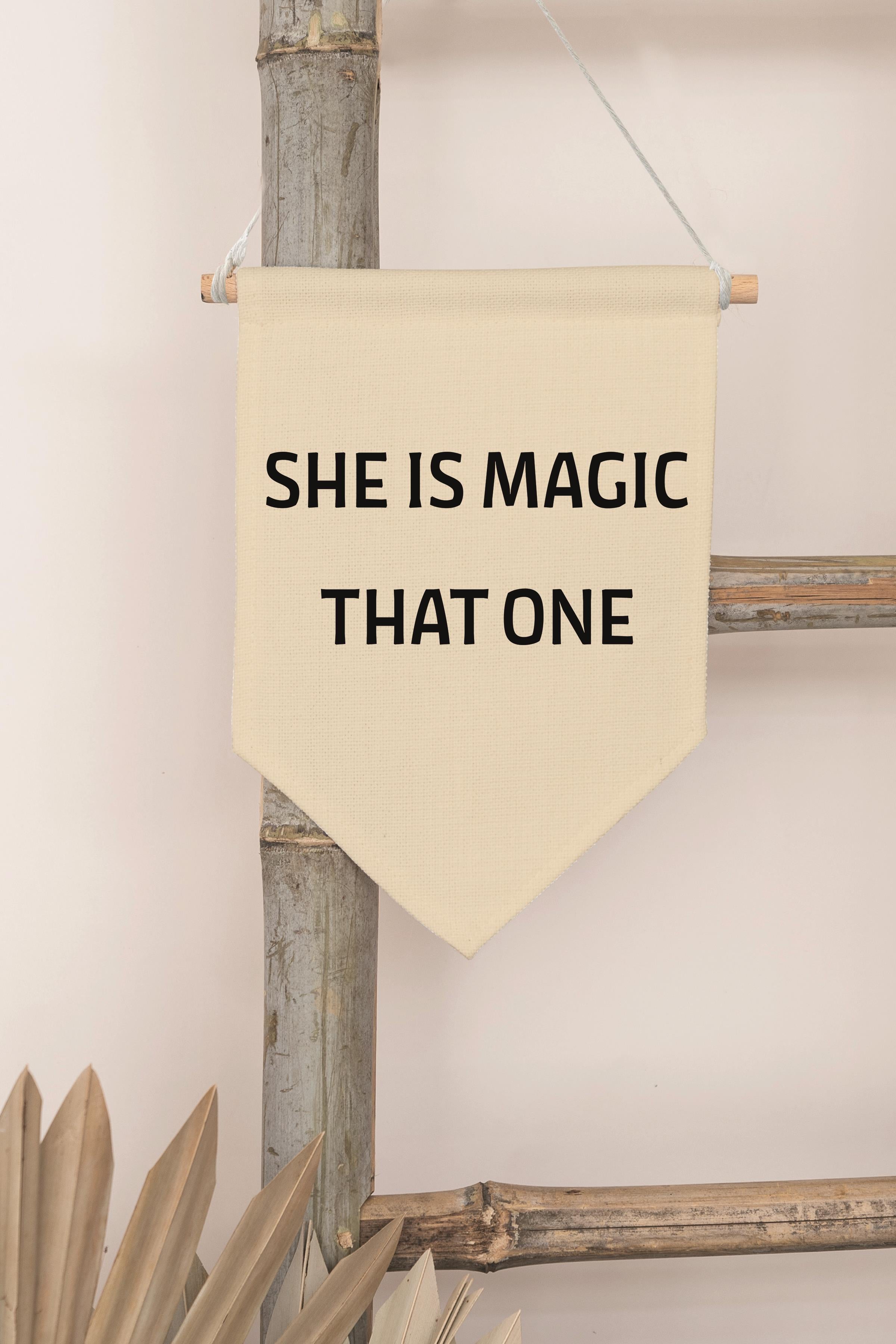 Çocuk Odası Dekor, Duvar Süsü, Ahşap Bebek Odası Dekor, Canvas Flama, She Is Magic That One - Siyah