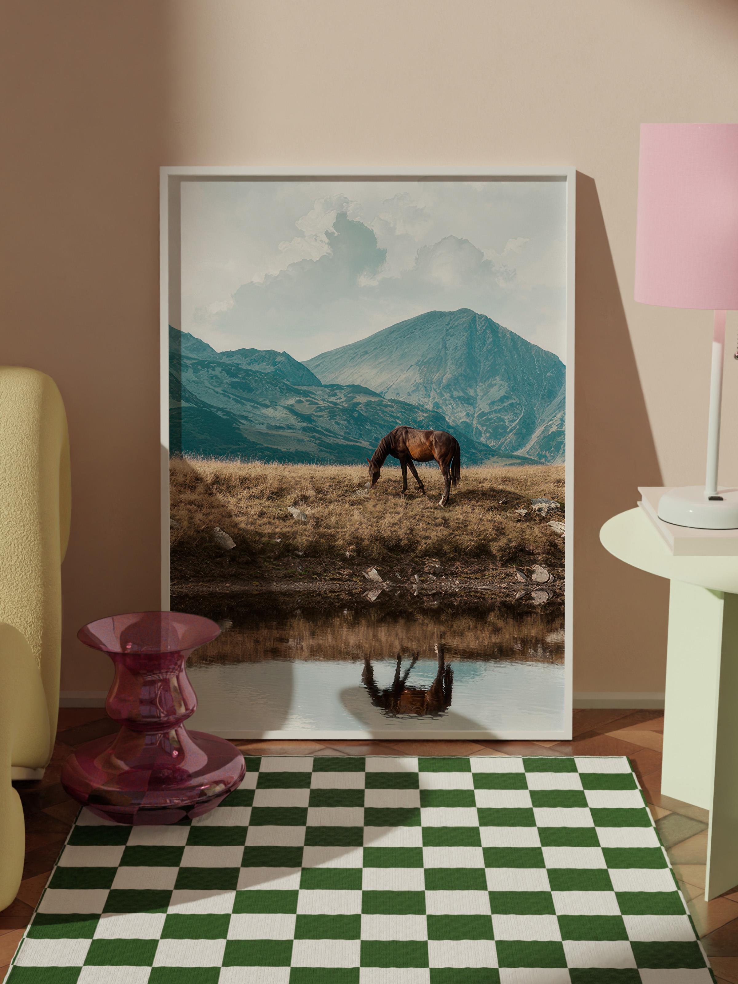 Highland Horse  Çerçeveli Tablo, Beyaz Çerçeve ve Poster, Duvar Tablosu Comfort Serisi NO:108446