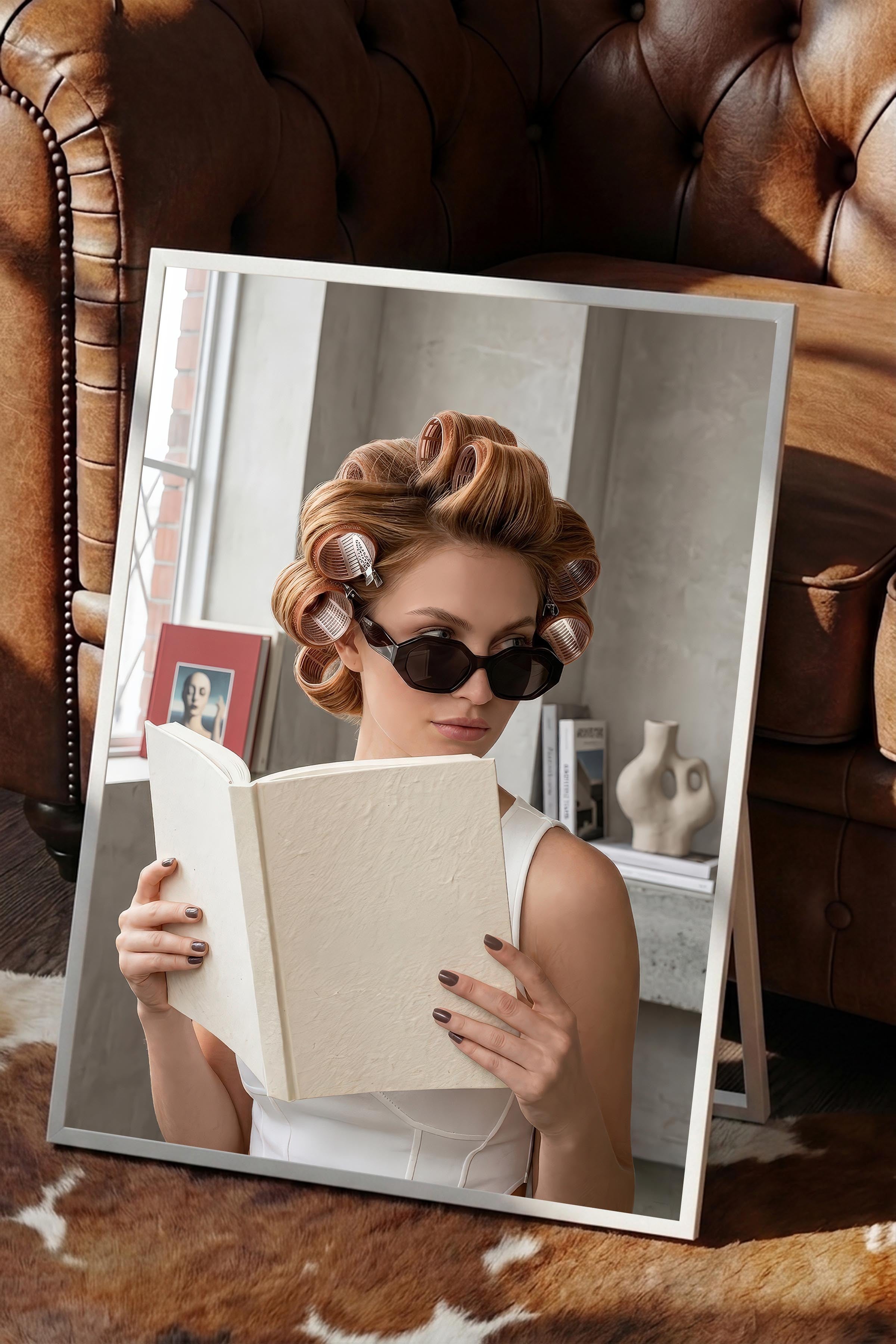Kadın ve Kitap Posteri, Beyaz Çerçeveli Poster, Old Money Serisi, NO:113133