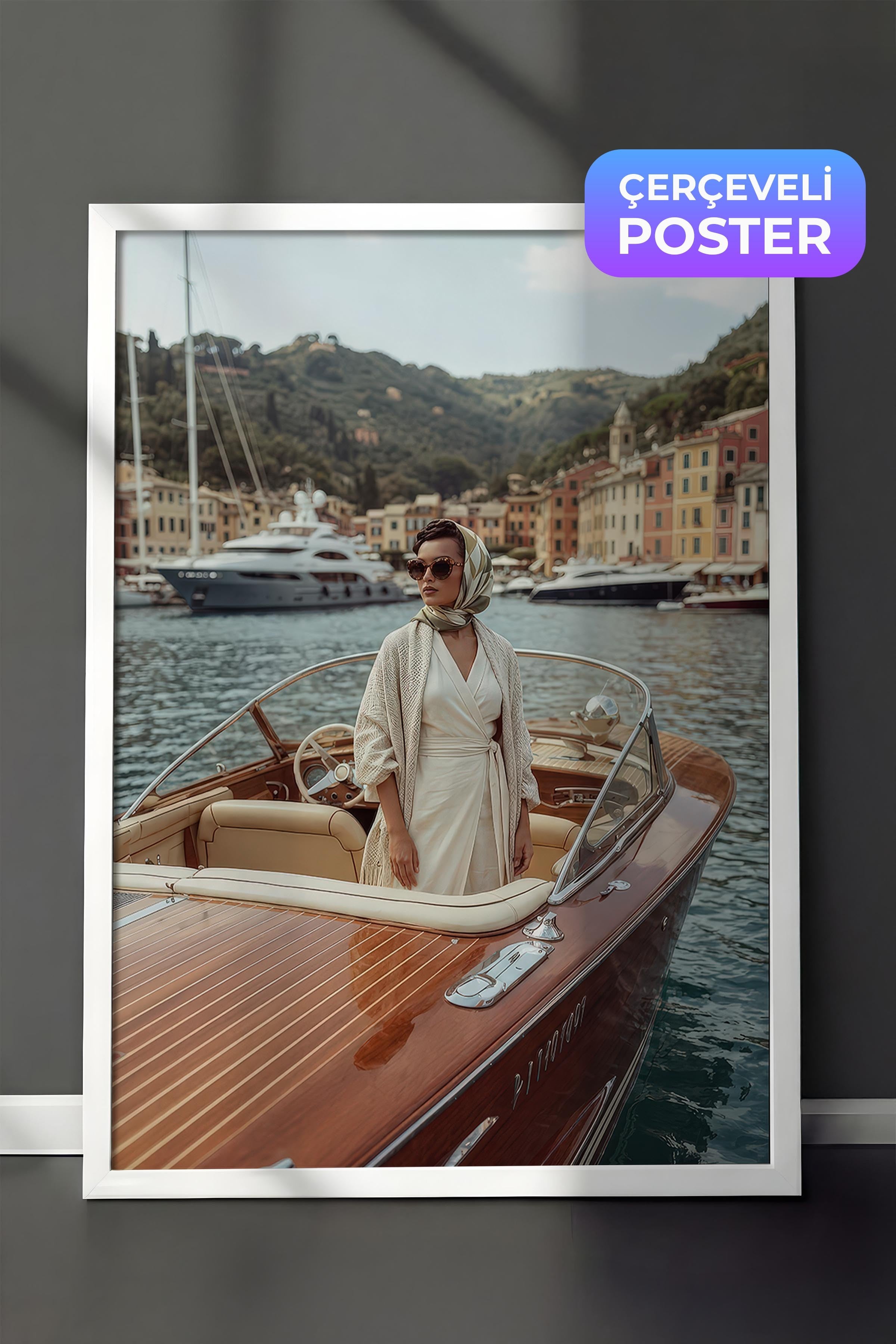 Kadın ve Tekne Posteri, Beyaz Çerçeveli Poster, Old Money Serisi, NO:113122