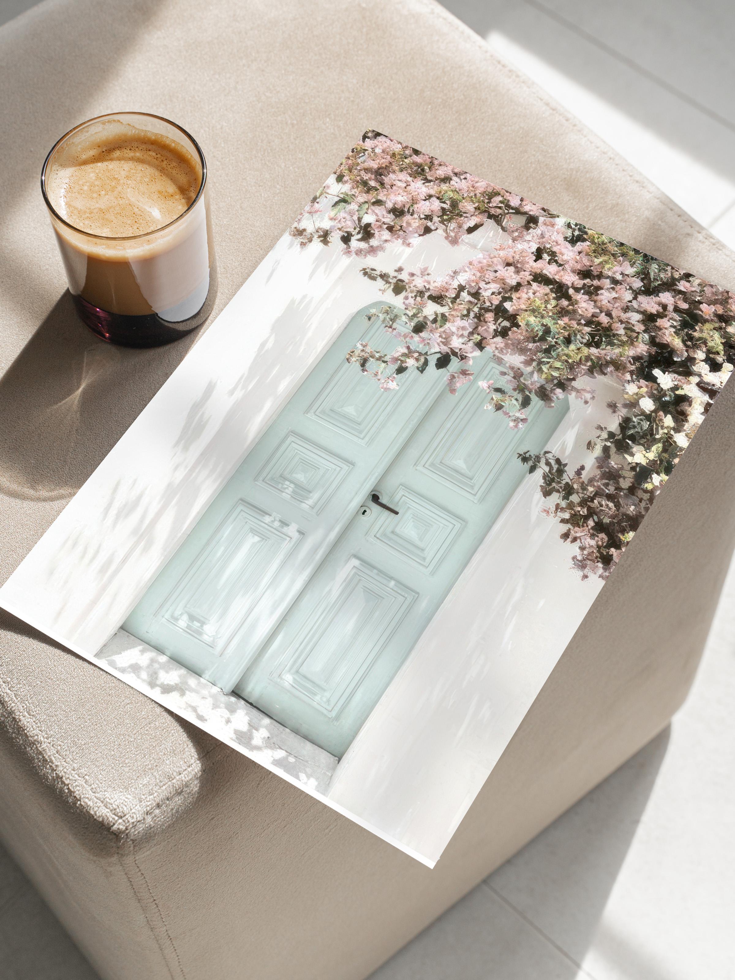 Pink Flower Door  Poster, Çerçevesiz Duvar Posteri, Dikey Duvar Tablosu Comfort Serisi NO:108449
