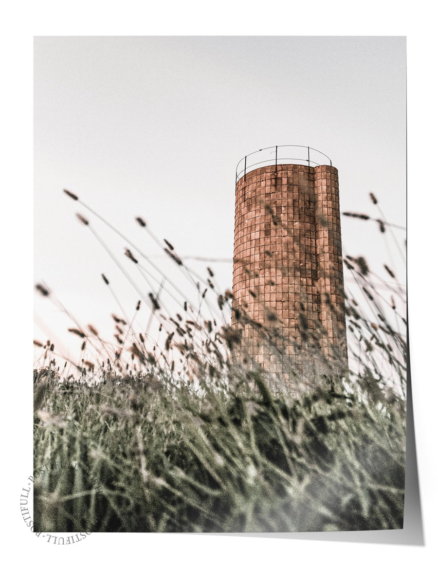 Kuleli Tarla Manzarası Rustic Çerçevesiz Poster
