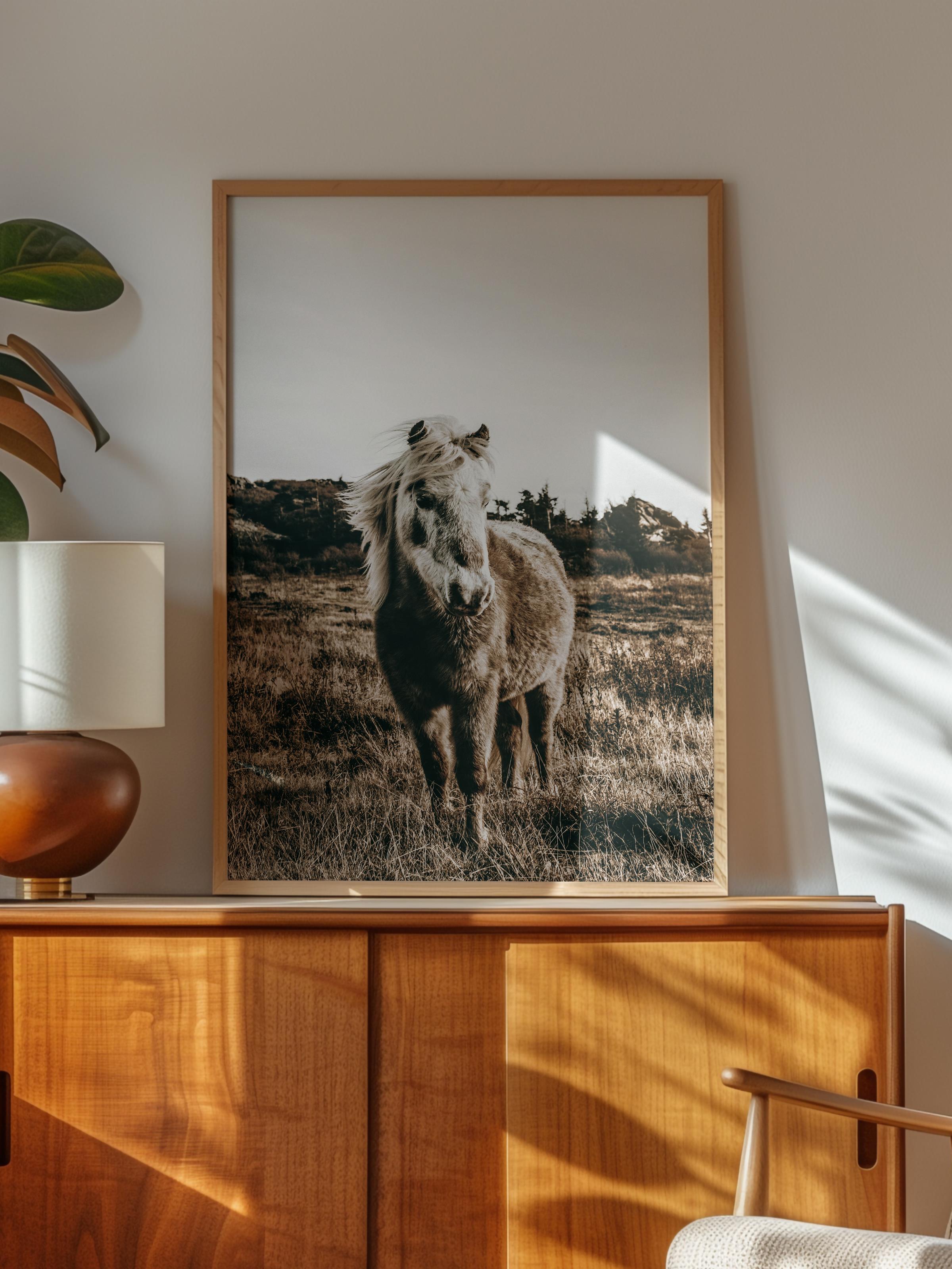 Rustic Çerçevesiz Poster, İskandinav Kahverengi Poster, NO:136 At ve Çimenler Fotoğraf, Dikey