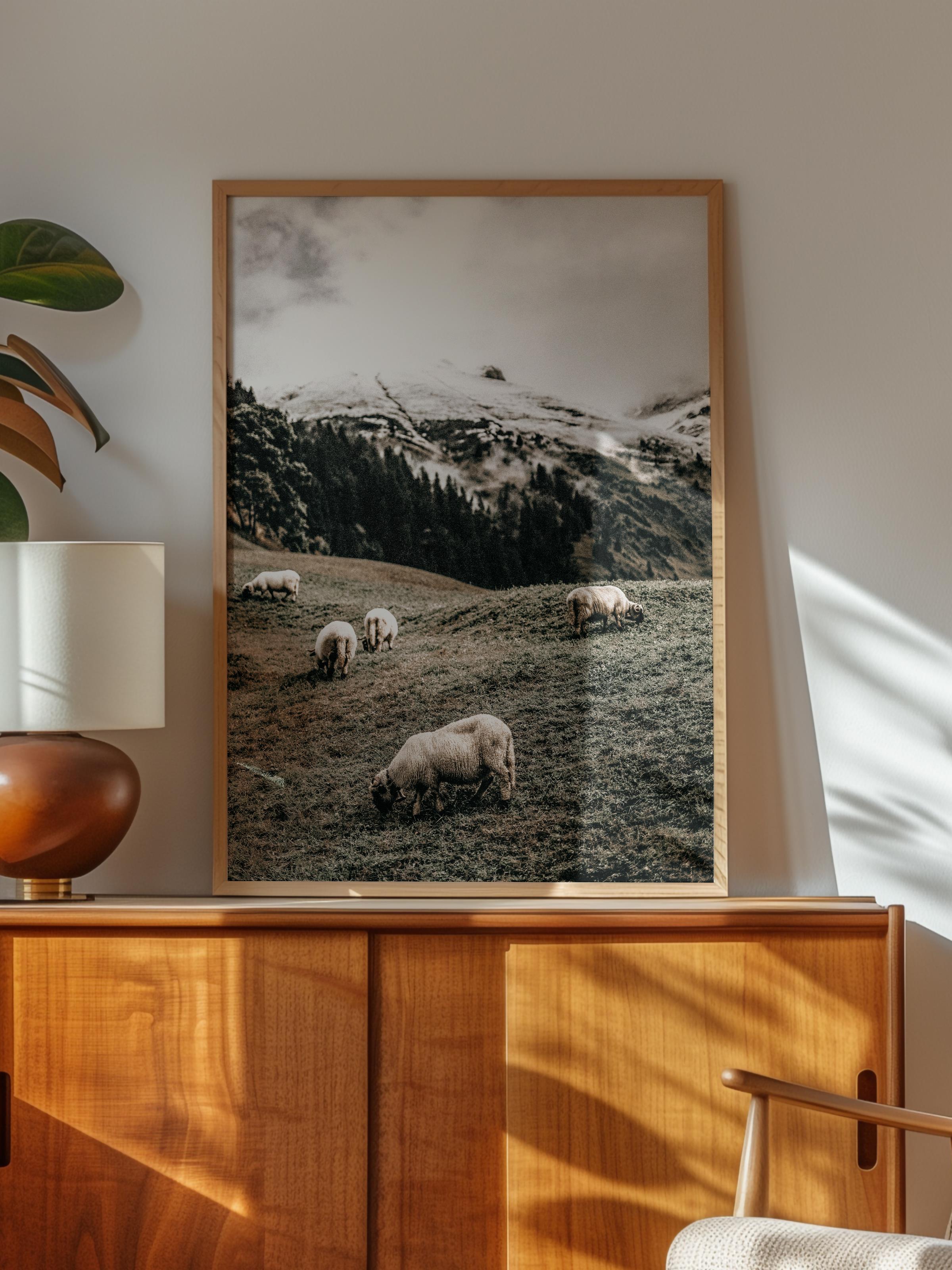 Rustic Çerçevesiz Poster, İskandinav Kahverengi Poster, NO:168 Koyunlar ve Dağ Fotoğraf, Dikey