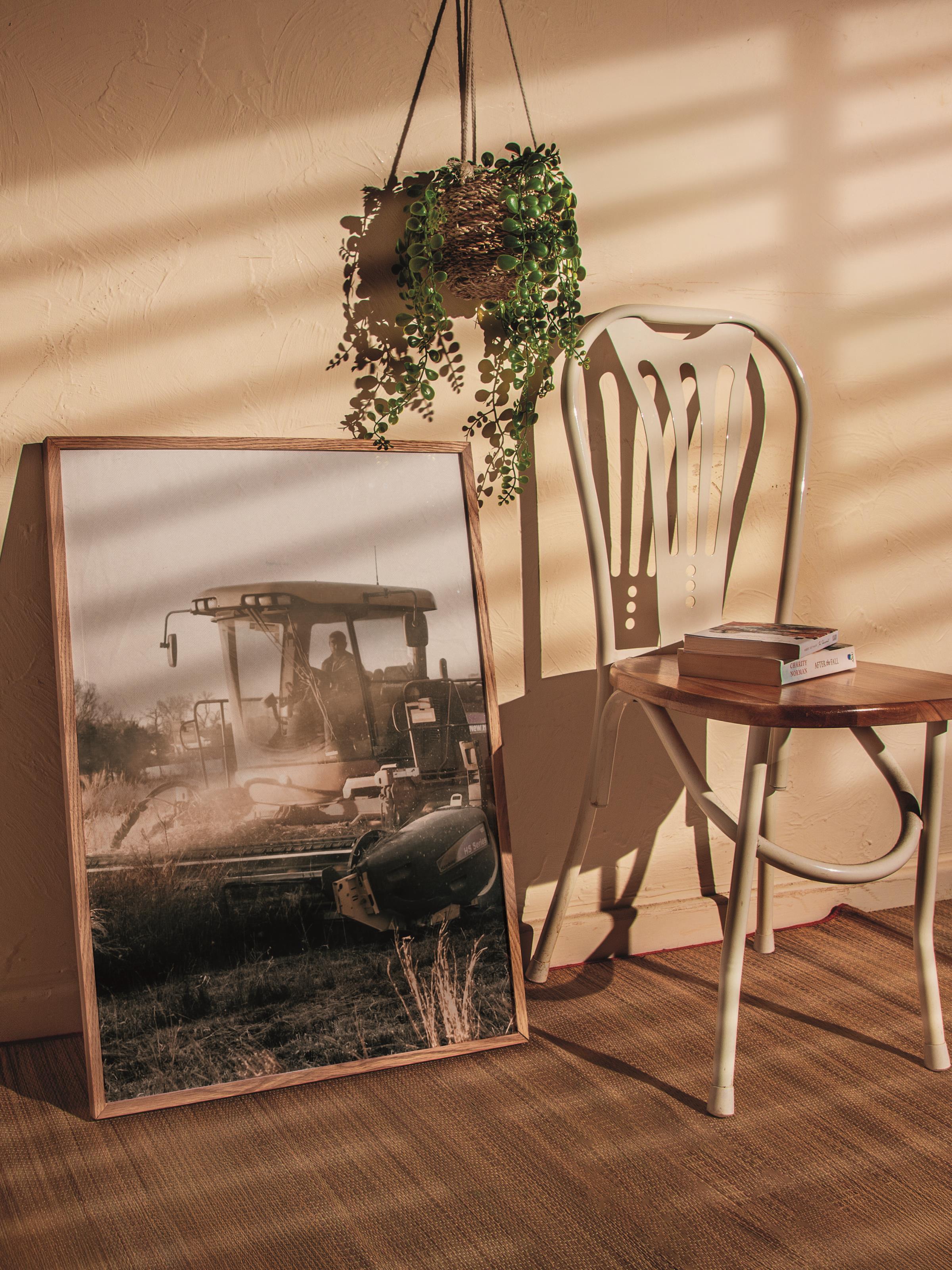 Rustic Çerçevesiz Poster, İskandinav Kahverengi Poster, NO:173 Traktör ve Tarla Fotoğraf, Dikey