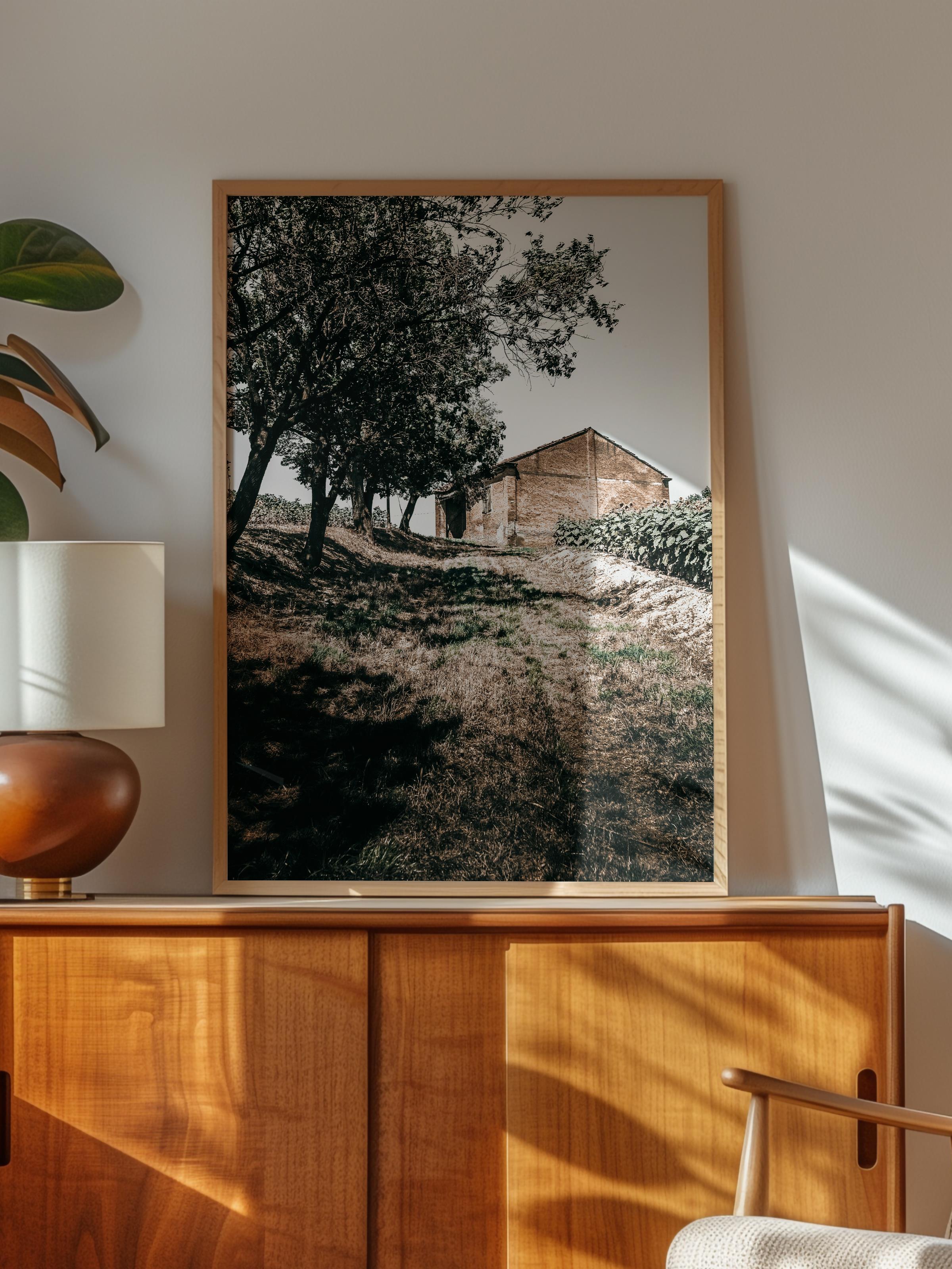 Rustic Çerçevesiz Poster, İskandinav Kahverengi Poster, NO:182 Ağaç Altında Ev Fotoğraf, Dikey