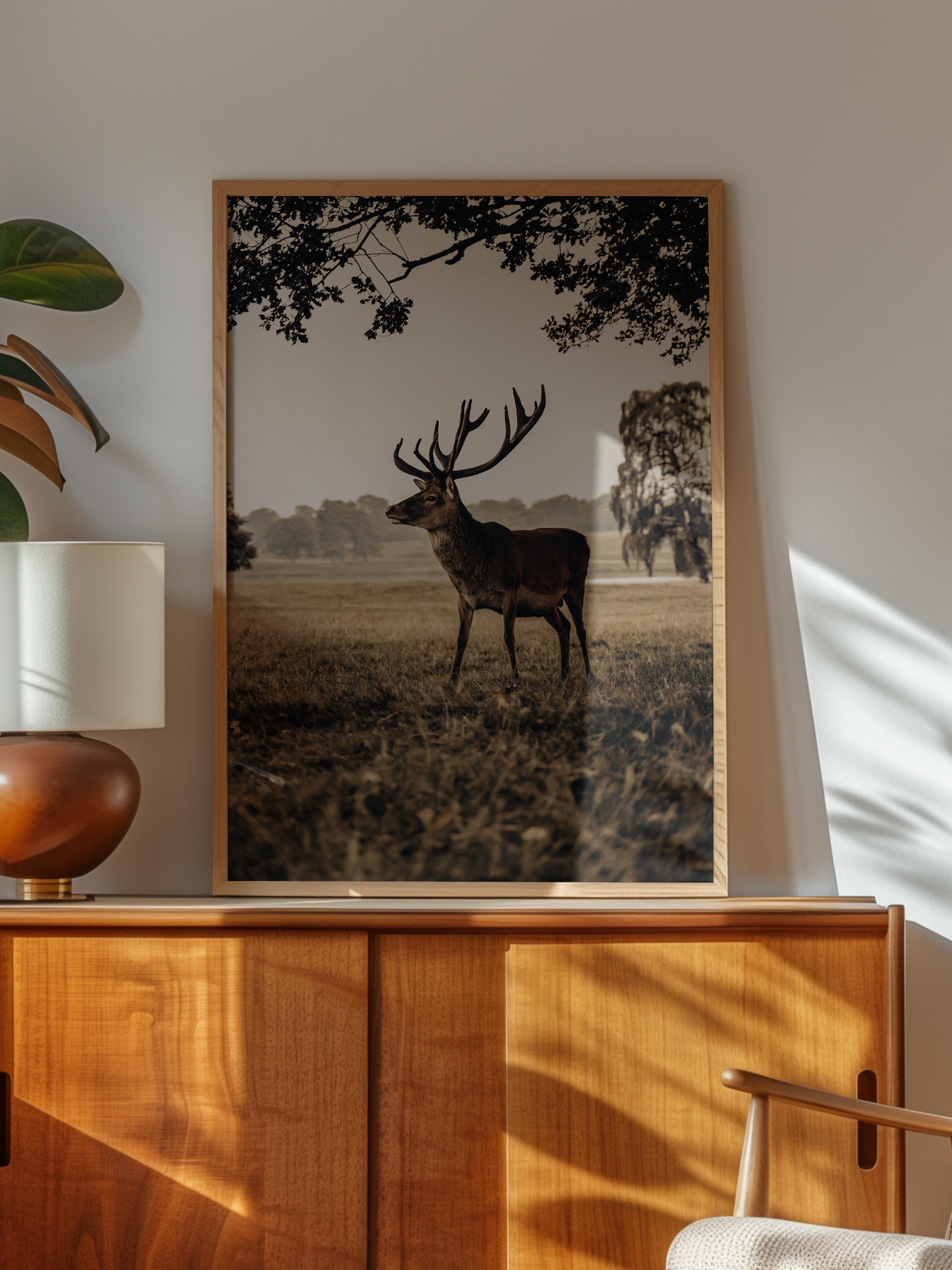 Rustic Çerçevesiz Poster, İskandinav Kahverengi Poster, NO:23 Geyik ve Ağaçlar Fotoğraf, Dikey