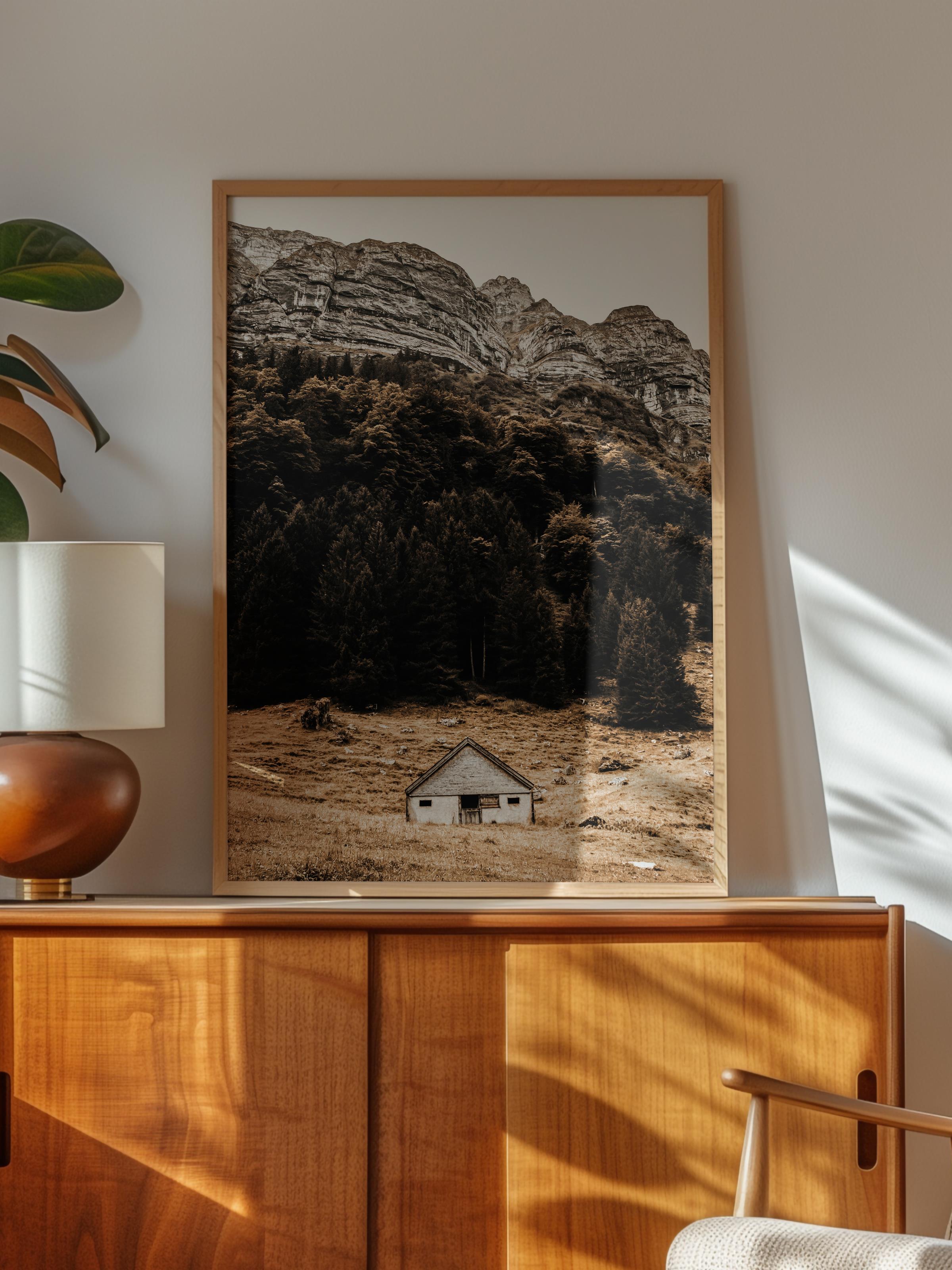 Rustic Çerçevesiz Poster, İskandinav Kahverengi Poster, NO:25 Dağlar ve Küçük Ahşap Ev Fotoğraf Dikey