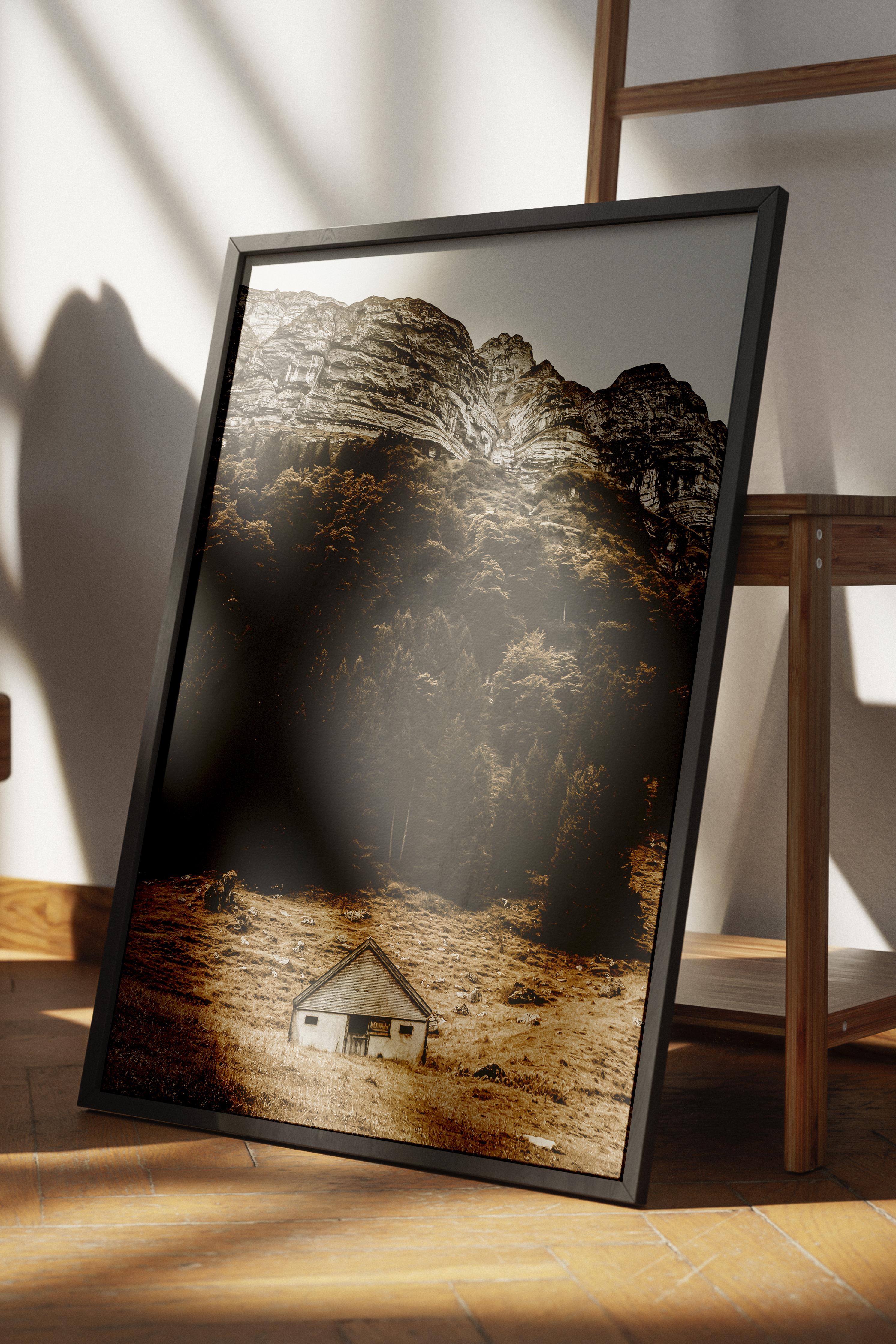 Rustic Çerçevesiz Poster, İskandinav Kahverengi Poster, NO:25 Dağlar ve Küçük Ahşap Ev Fotoğraf Dikey