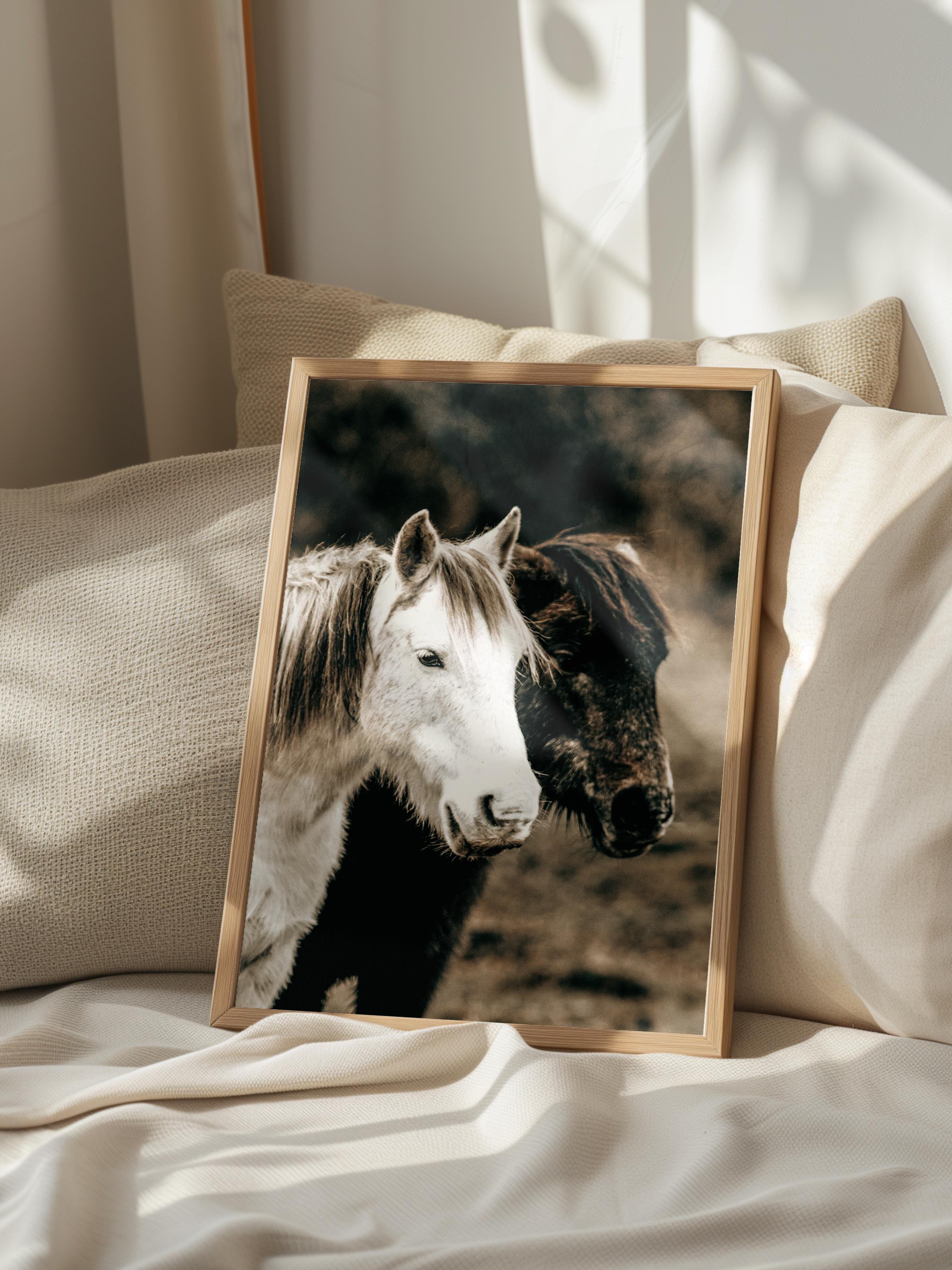 Rustic Çerçevesiz Poster, İskandinav Kahverengi Poster, NO:65 Beyaz At Fotoğraf, Dikey