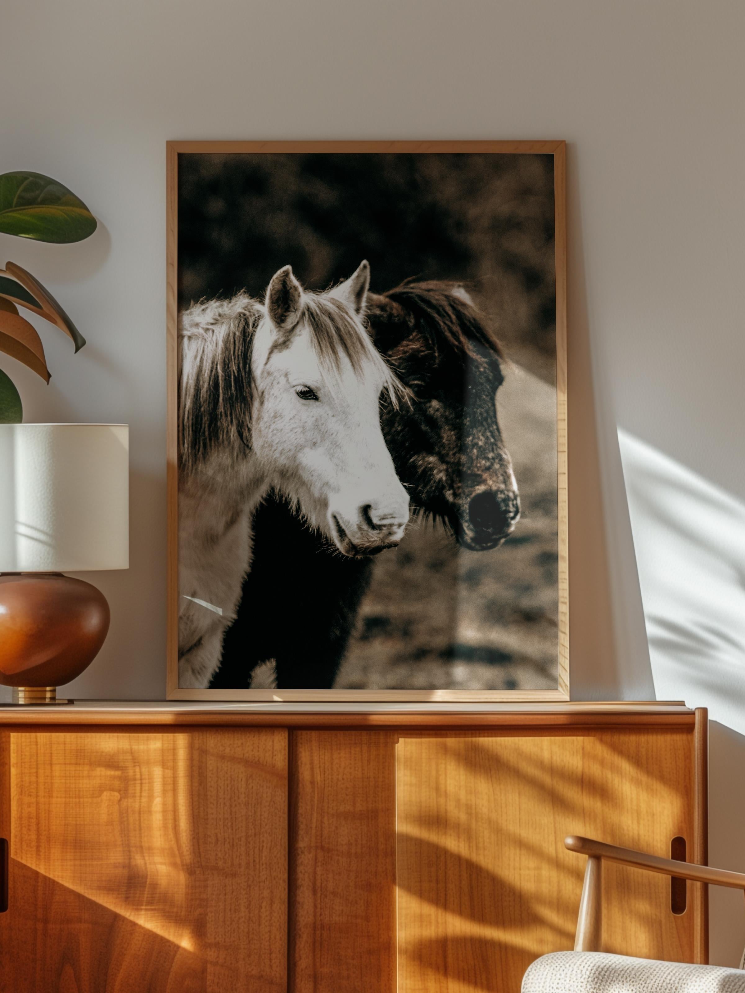 Rustic Çerçevesiz Poster, İskandinav Kahverengi Poster, NO:65 Beyaz At Fotoğraf, Dikey