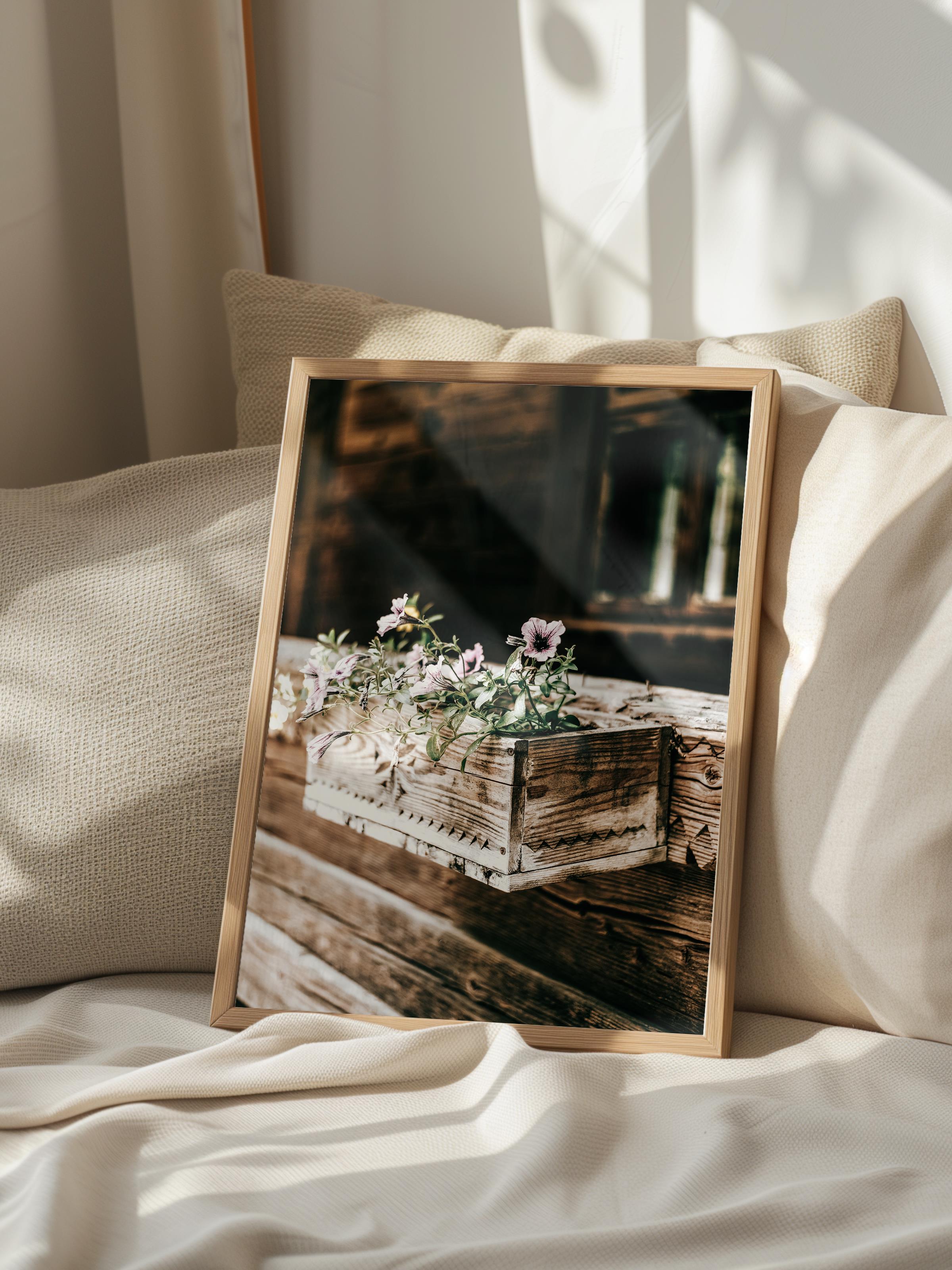 Rustic Çerçevesiz Poster, İskandinav Kahverengi Poster, NO:77 Çiçekli Ahşap Sandık Fotoğraf, Dikey