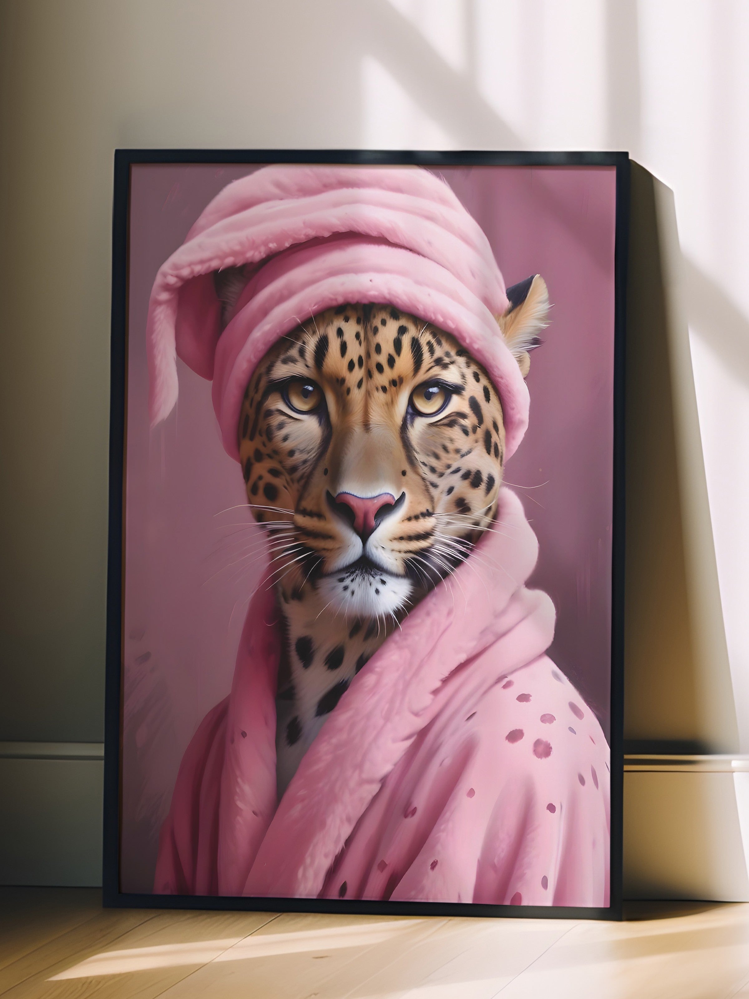 Siyah Çerçeveli Tablo, Leopard In A Bathrobe, Comfort Serisi Poster ve Duvar Tablosu, NO:108927