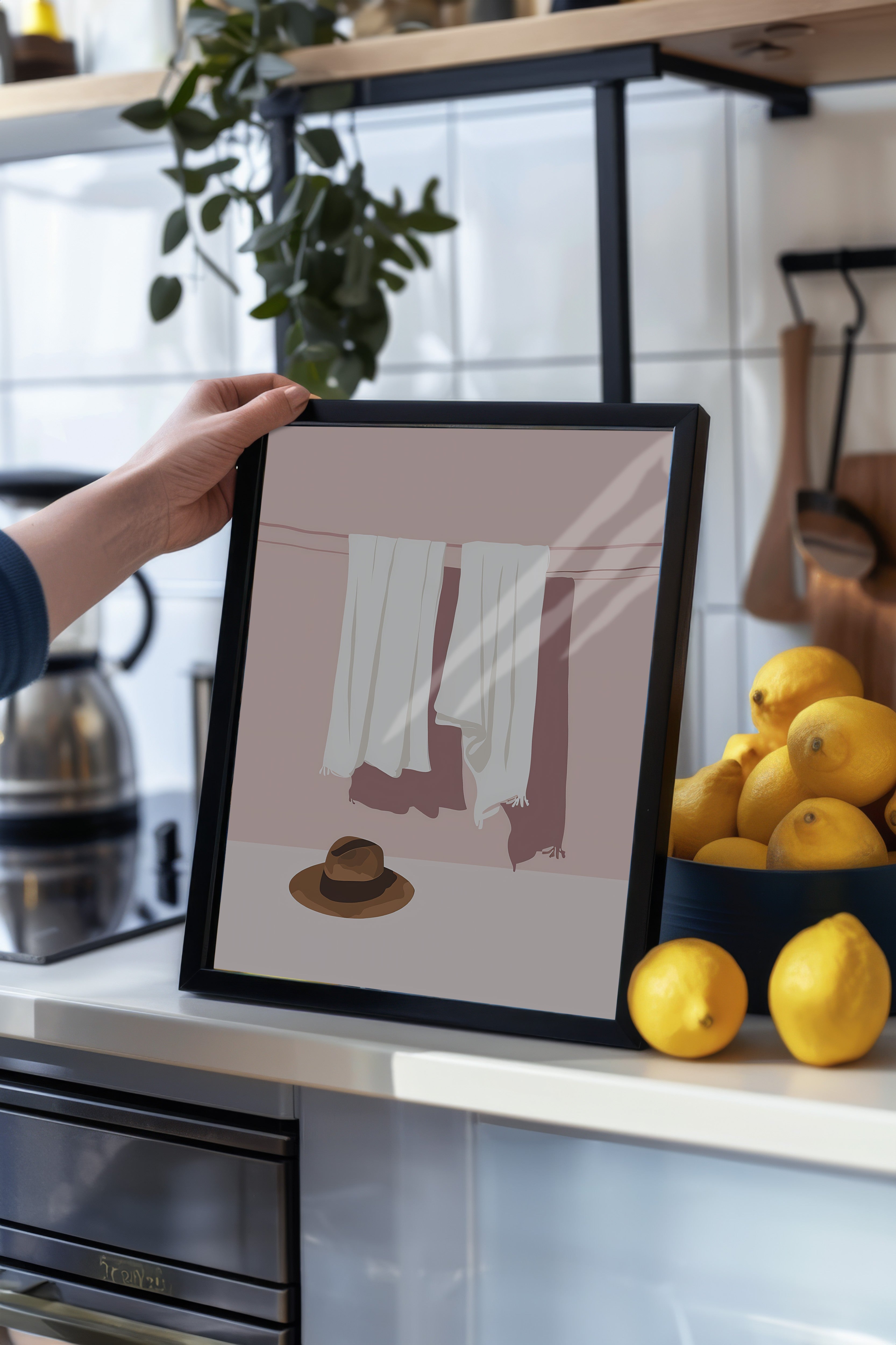 Siyah Çerçeveli Tablo, Şapka, Havlu, Minimalist, Düz İllüstrasyon, Pastel Tonlar, Beyaz Renk Poster, 2025 Yaz Seçkisi, NO:109800
