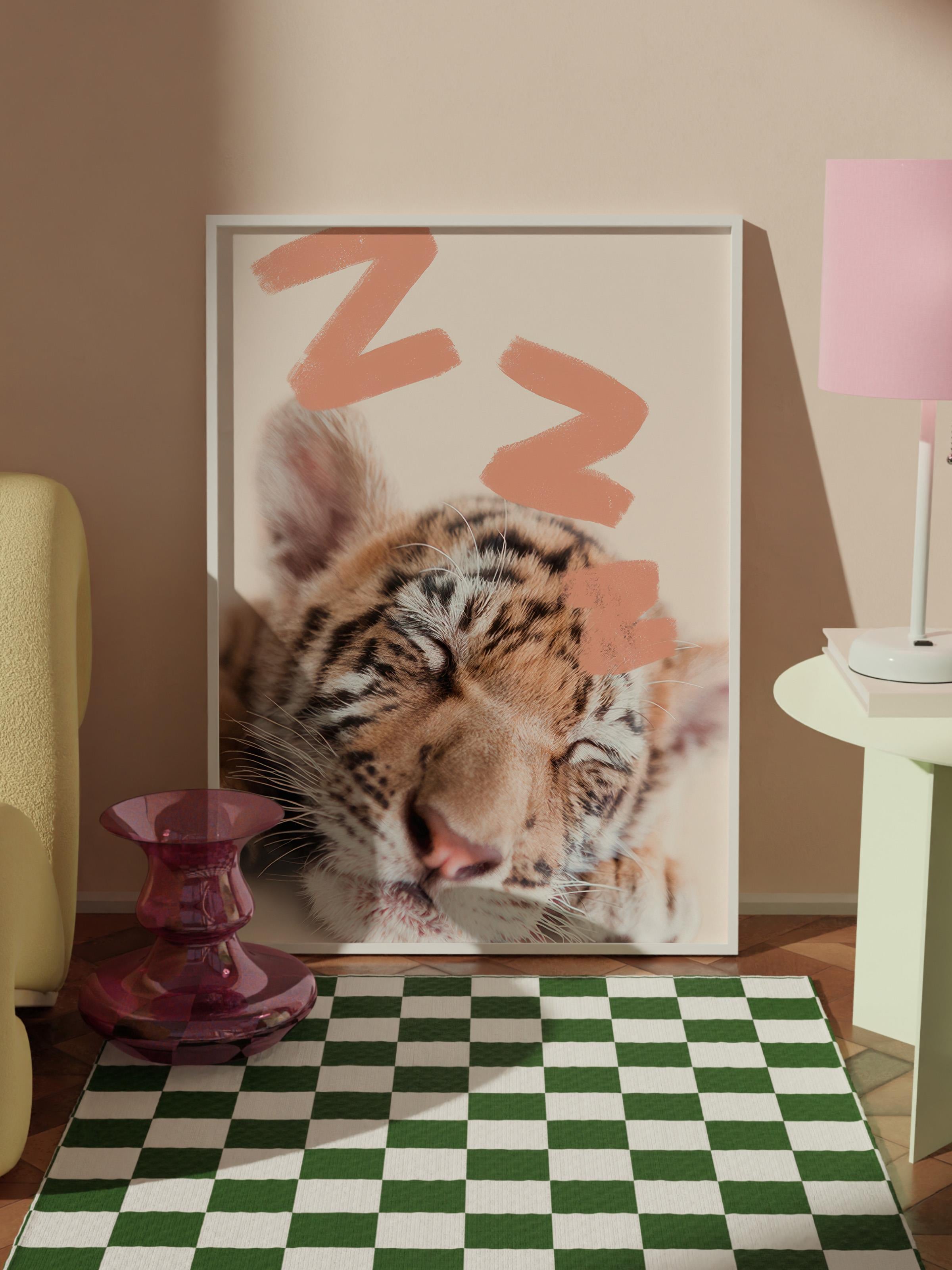 Sleeping Baby Tiger Çerçeveli Tablo, Beyaz Çerçeve ve Poster, Duvar Tablosu Comfort Serisi NO:108441