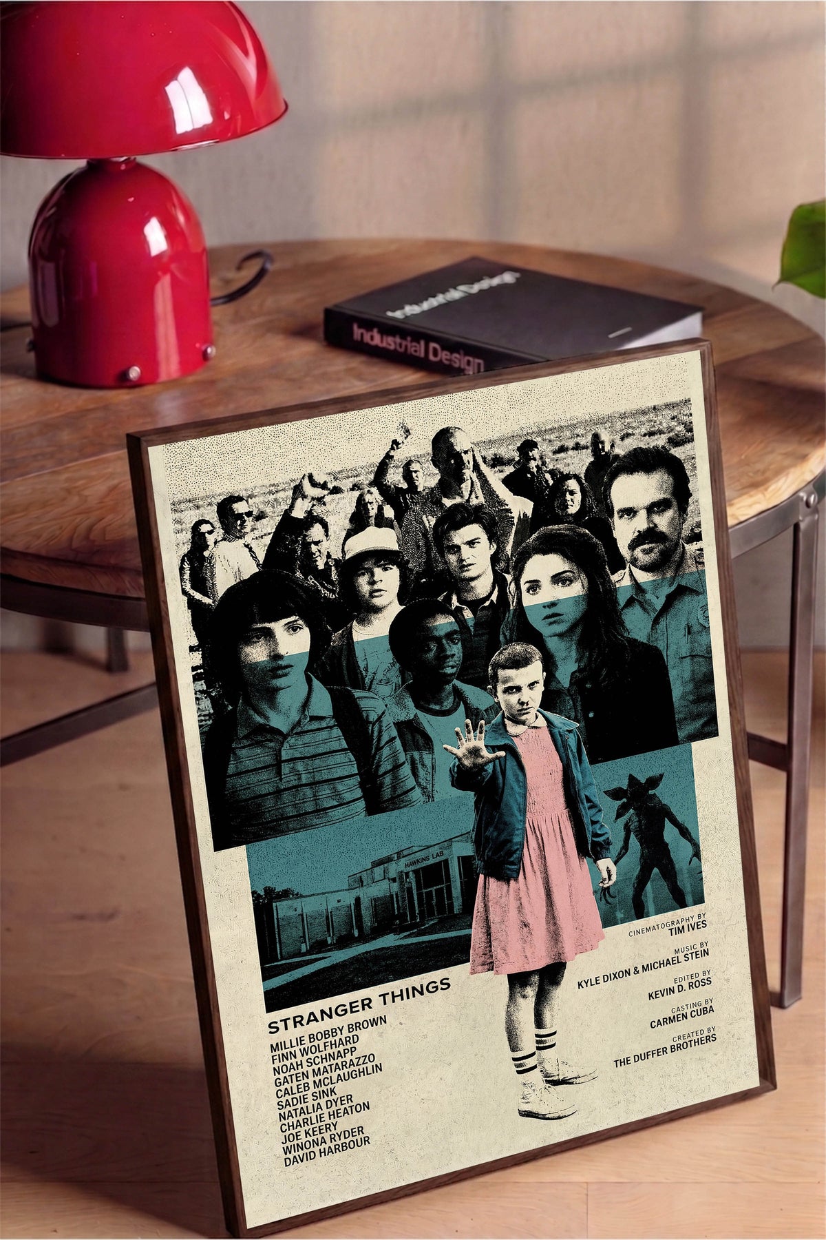 Stranger Things Poster – Kahverengi Çerçeveli Tablo