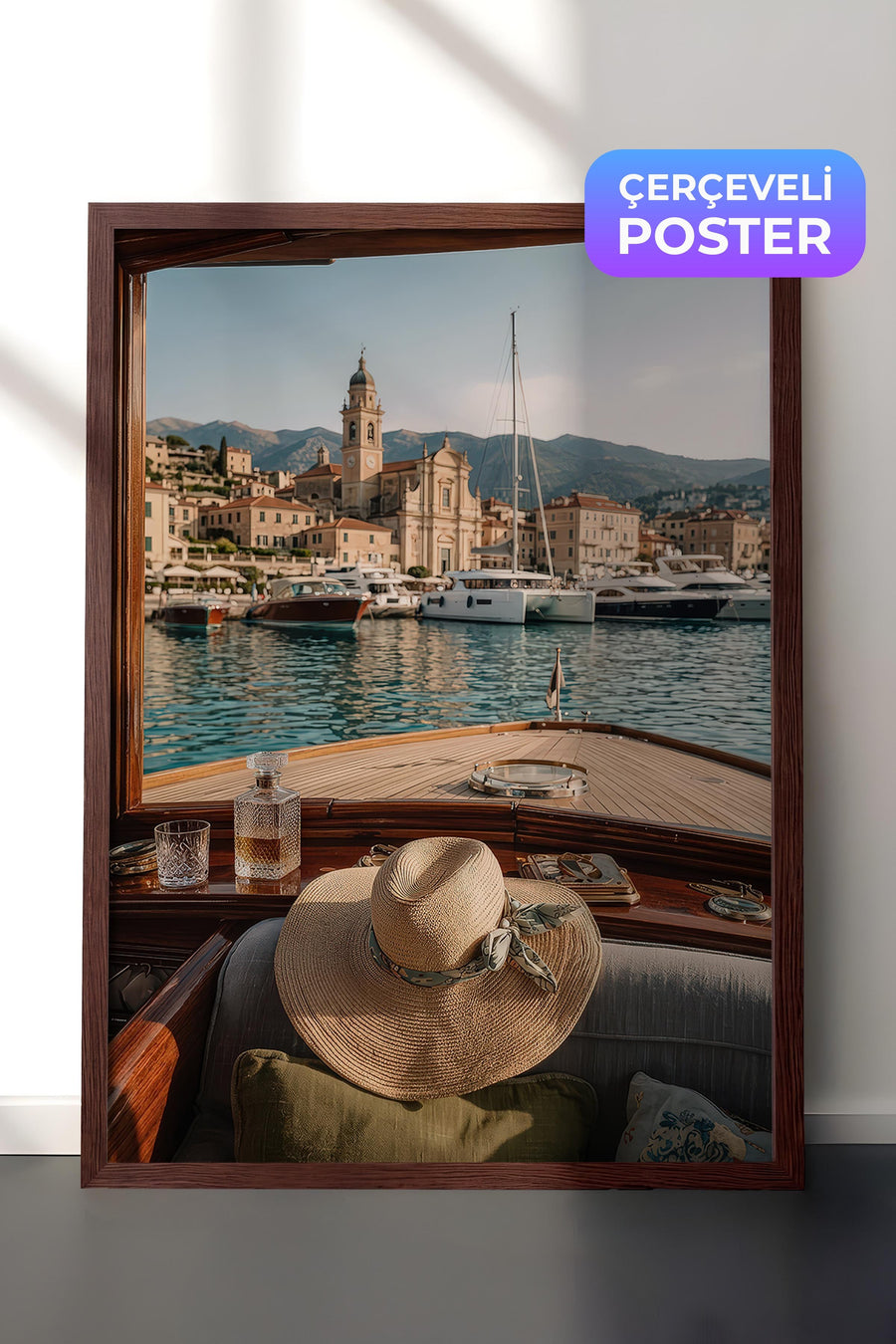 Kıyı Şehir Manzarası Old Money Tasarımlar Poster – Kahverengi Çerçeveli Tablo
