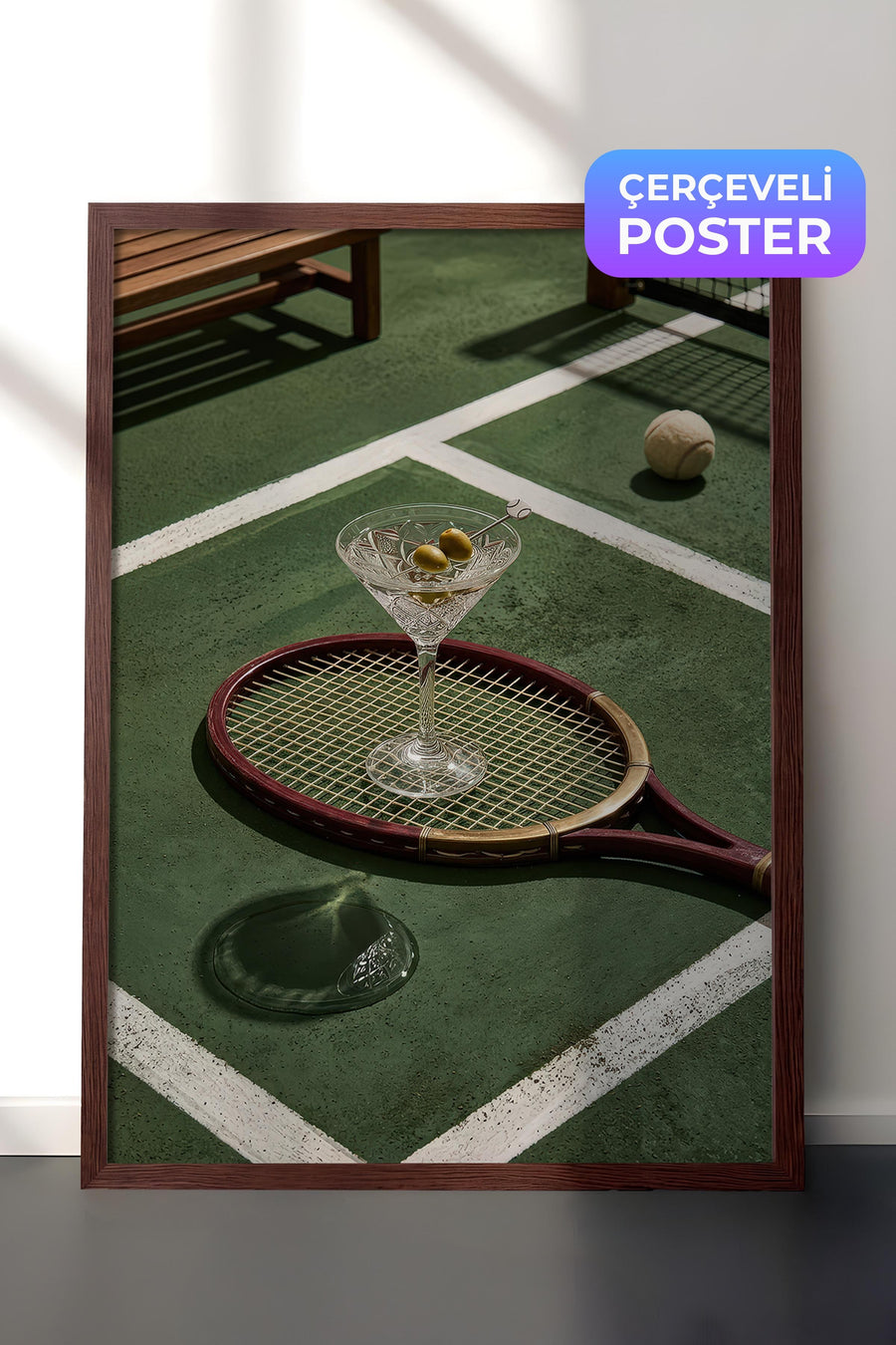 Tenis Kortunda Kadeh Old Money Tasarımlar Poster – Kahverengi Çerçeveli Tablo
