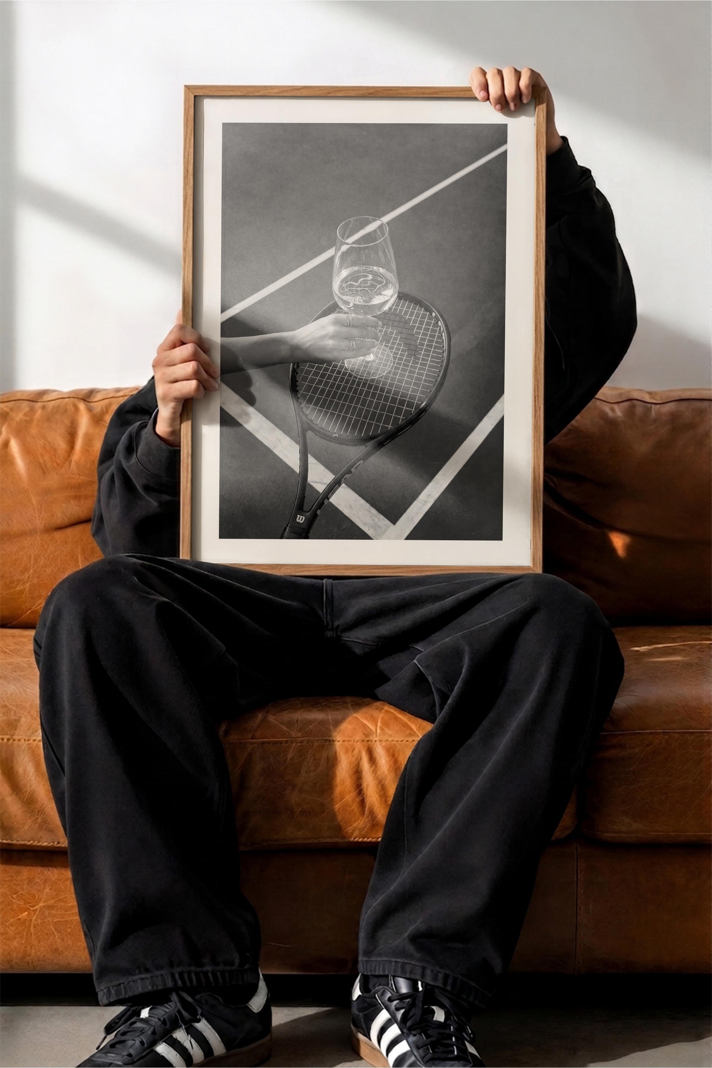Tenis Raketi ve Şarap Kadehi Posteri, Ahşap Çerçeveli Poster, Old Money Serisi, NO:113180