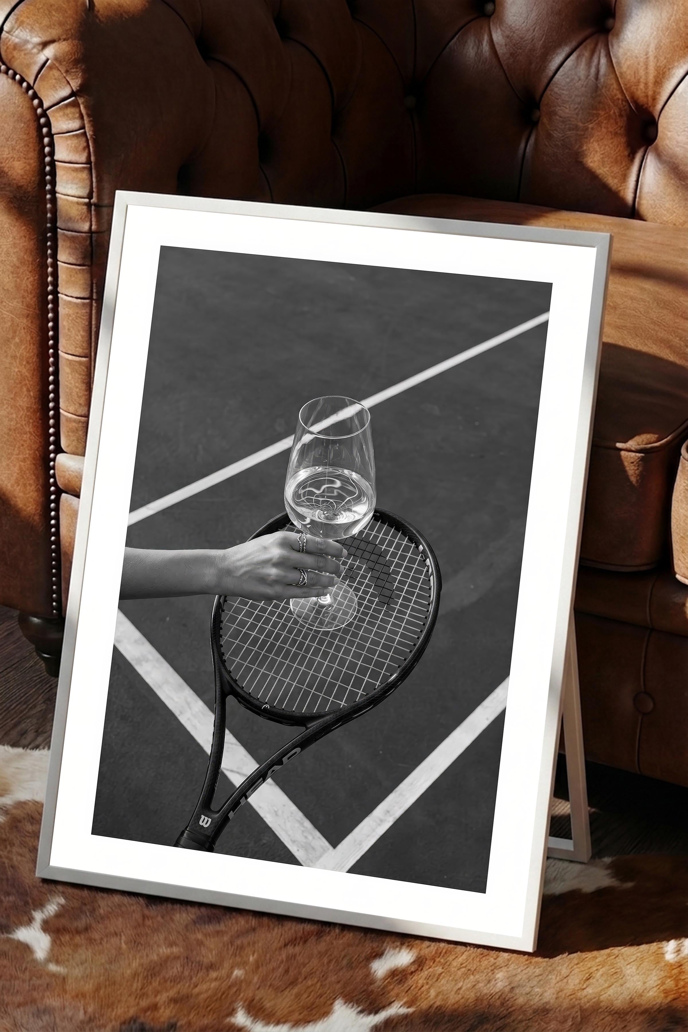 Tenis Raketi ve Şarap Kadehi Posteri, Beyaz Çerçeveli Poster, Old Money Serisi, NO:113180