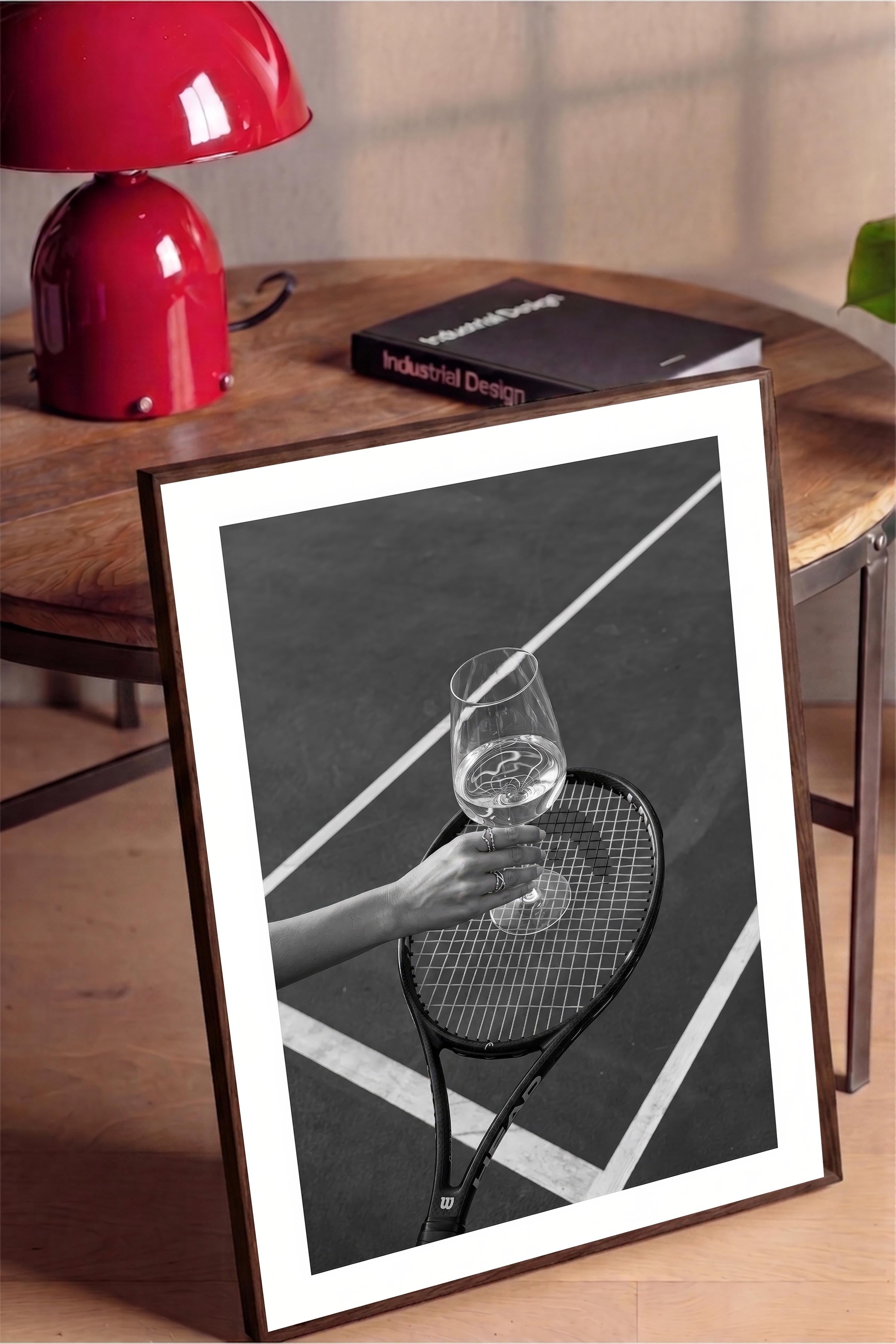 Tenis Raketi ve Şarap Kadehi Posteri, Kahverengi Çerçeveli Poster, Old Money Serisi, NO:113180