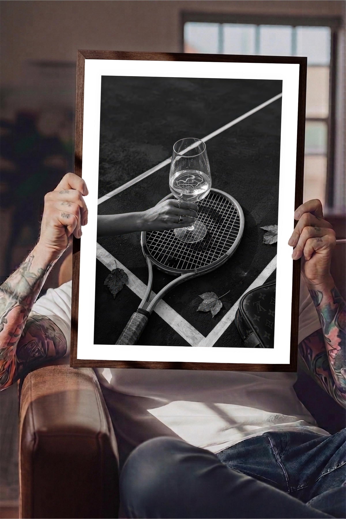 Tenis Raketi ve Şarap Kadehi Posteri, Kahverengi Çerçeveli Poster, Old Money Serisi, NO:113205
